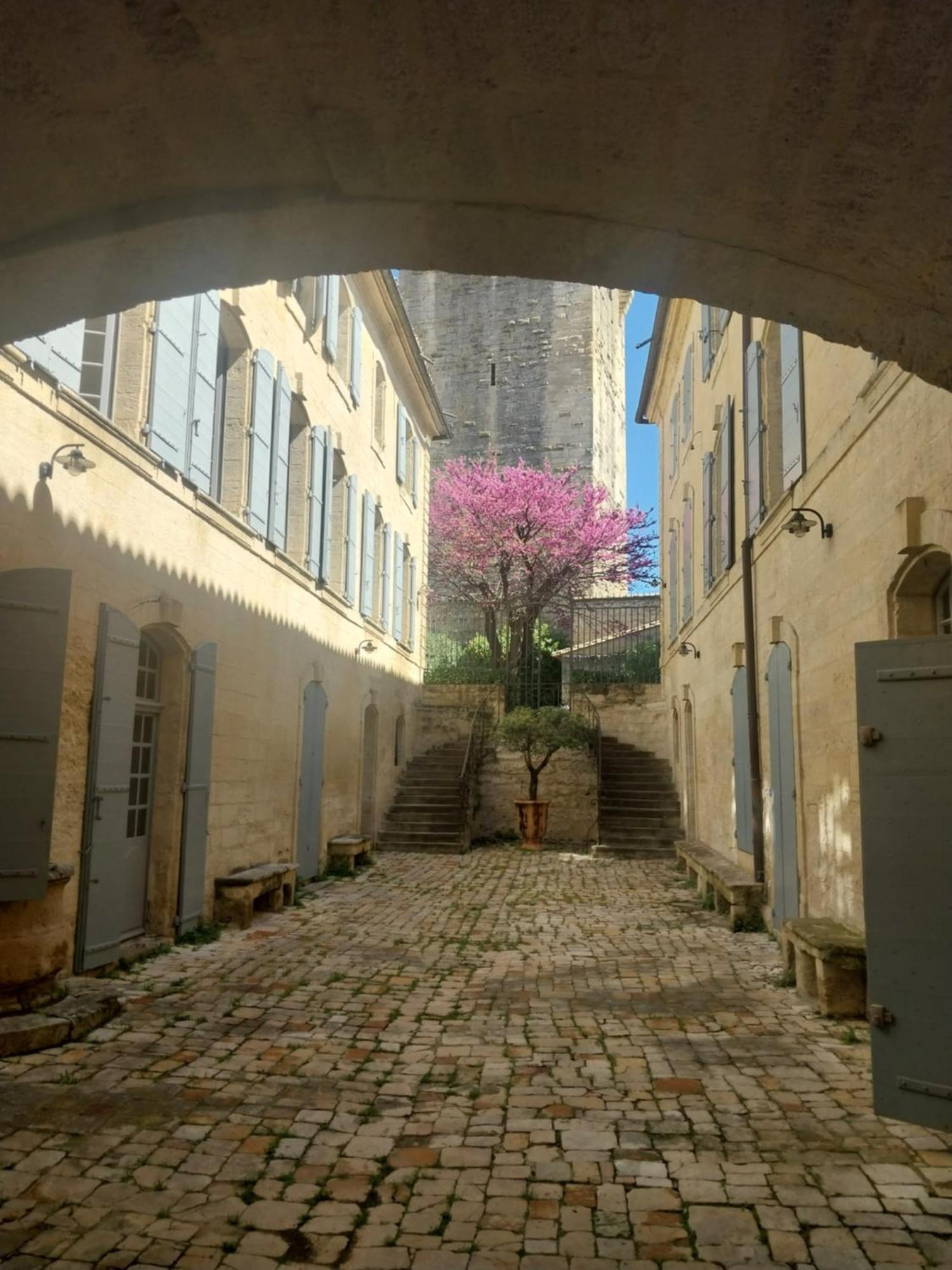 Studio Au Centre Historique D'위제 외부 사진